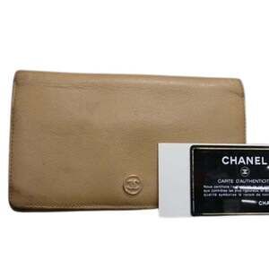 CHANEL Authentic Cream Leather Logo Wallet